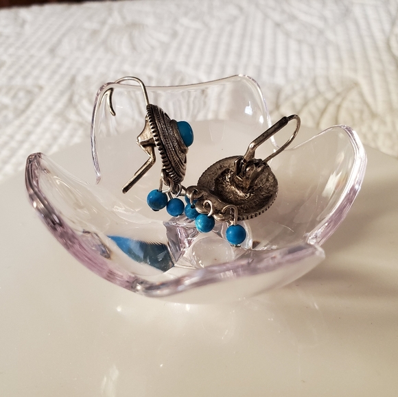 Vintage Western style lever back earrings - Picture 2 of 3